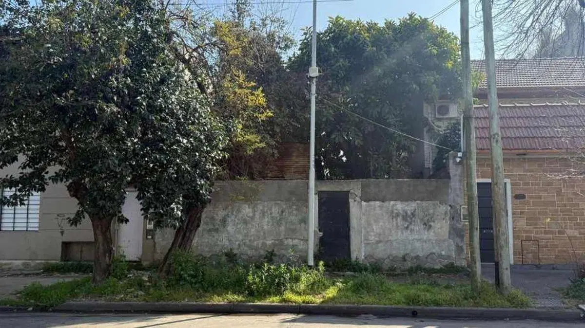 Lote en venta en Sarandí - Excelente ubicación a metros de Av. Belgrano 2