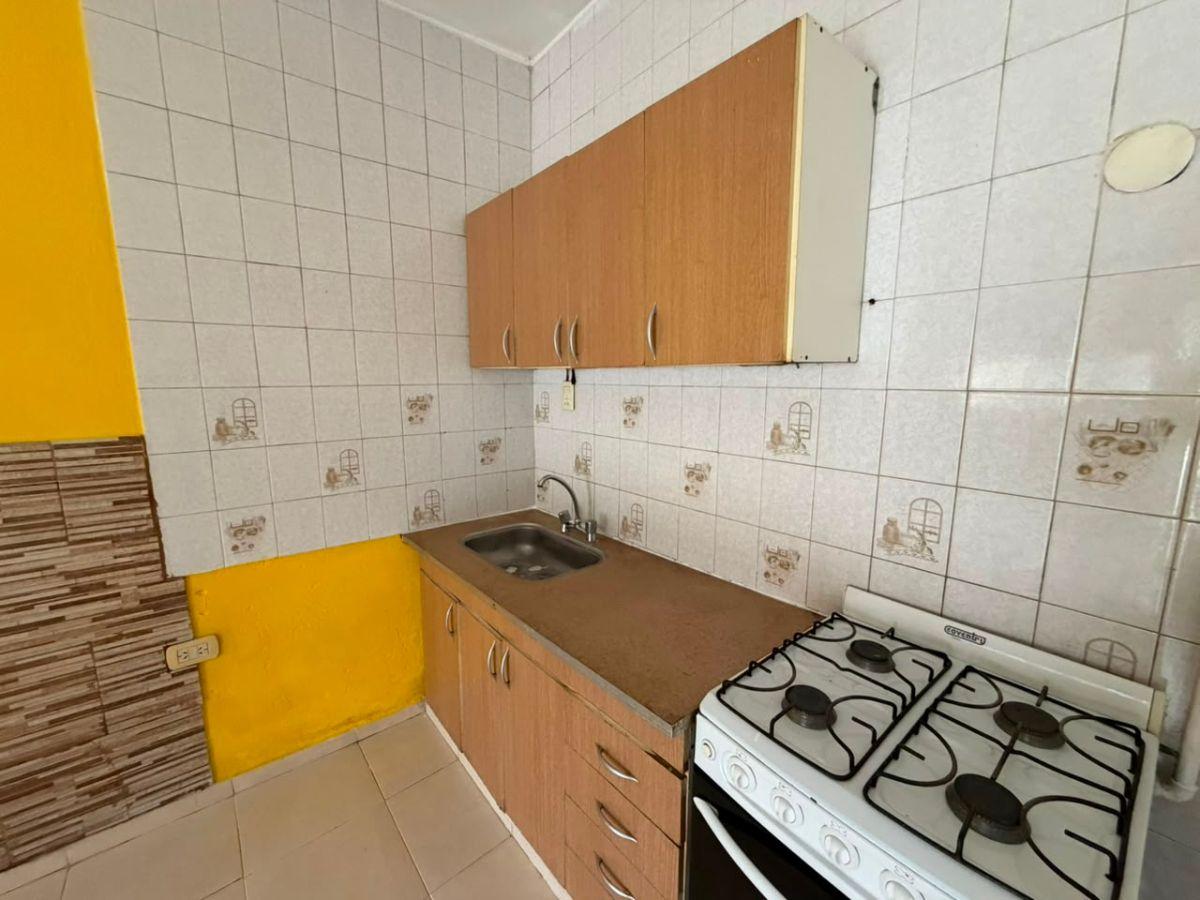 Foto de DEPARTAMENTO TIPO CASA DE 2 AMBIENTES EN PLANTA BAJA CON ENTRADA INDEPENDIENTE DE LA CALLE., imagen 4