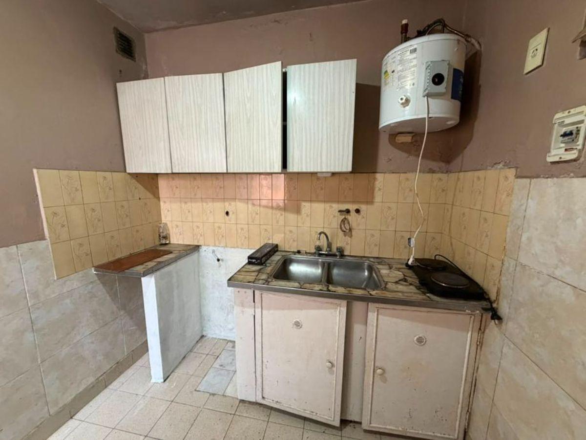 Foto de DEPARTAMENTO TIPO CASA DE 2 AMBIENTES EN PLANTA BAJA CON PATIO PROPIO., imagen 2