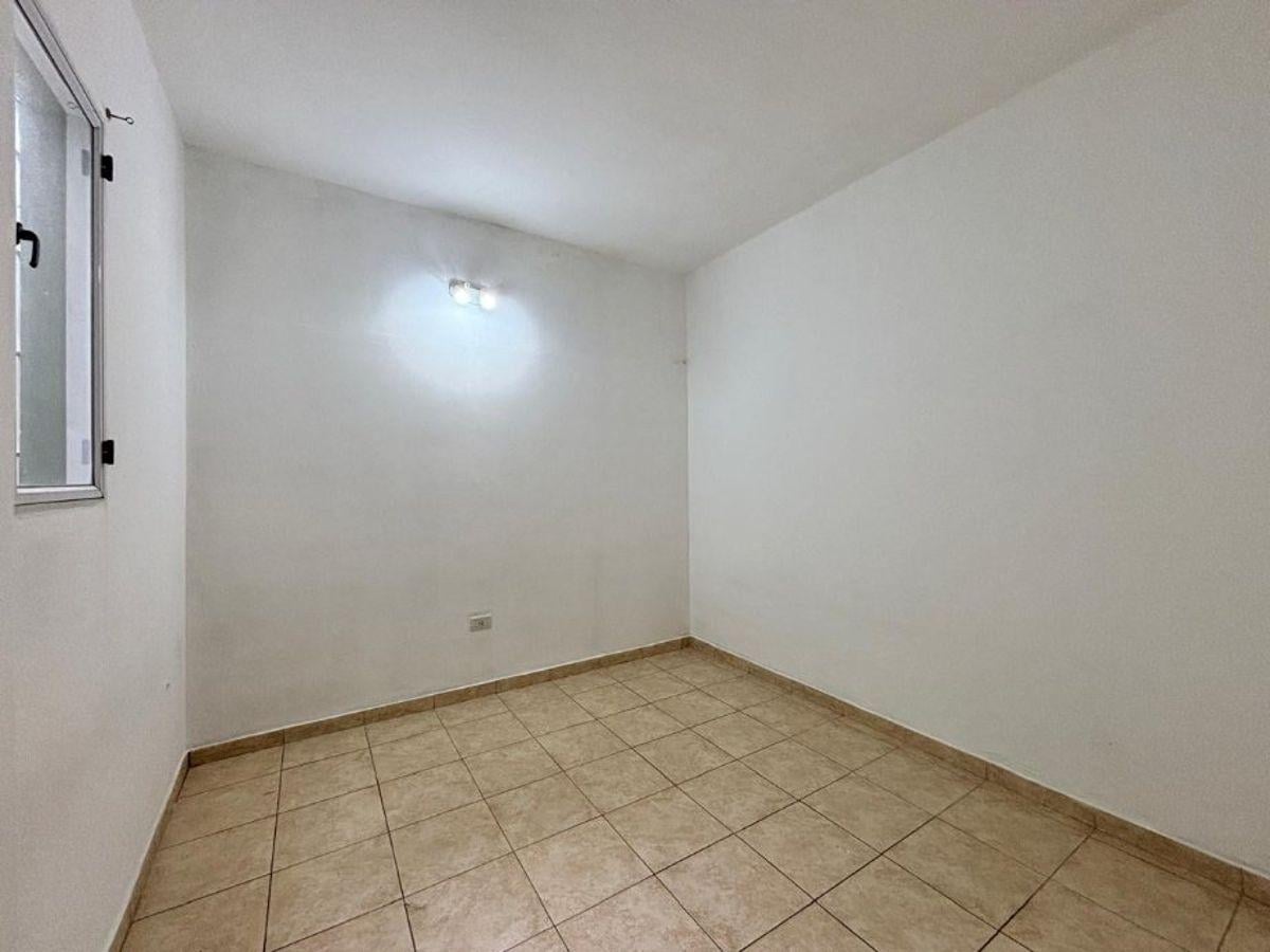Foto de DEPARTAMENTO TIPO CASA INDEPENDIENTE DE LA CALLE DE 2 AMBIENTES COMODO., imagen 4