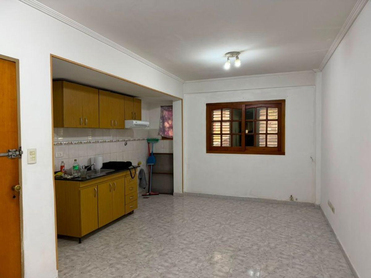 Foto de DEPARTAMENTO DE 3 AMBIENTES EN PLANTA BAJA CON COCHERA (WILDE CENTRO), imagen 5