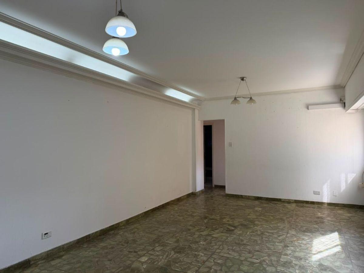 Foto de COMODO Y LUMINOSO DEPARAMENTO DE 4 AMBIENTES EN CABA, imagen 3