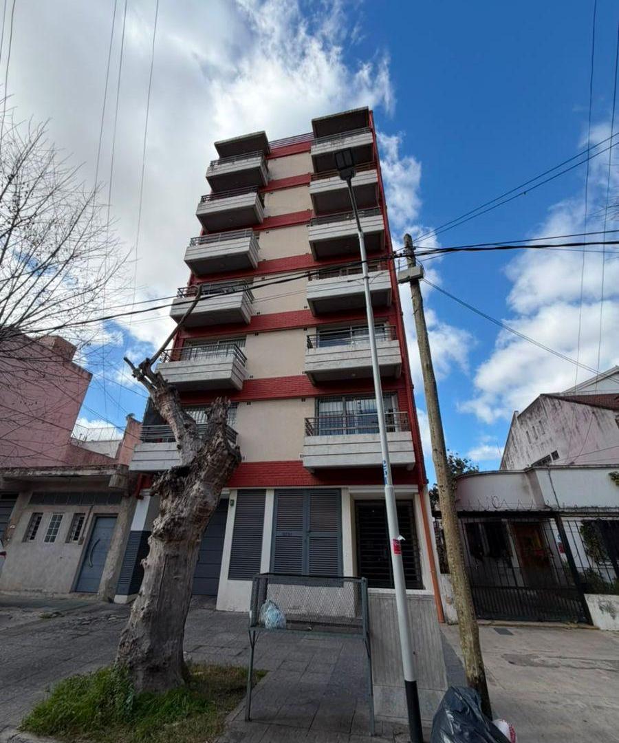 Foto de HERMOSO 2 AMBIENTES MUY LUMINOSO Y MODERNO EN WILDE CENTRO, imagen 3