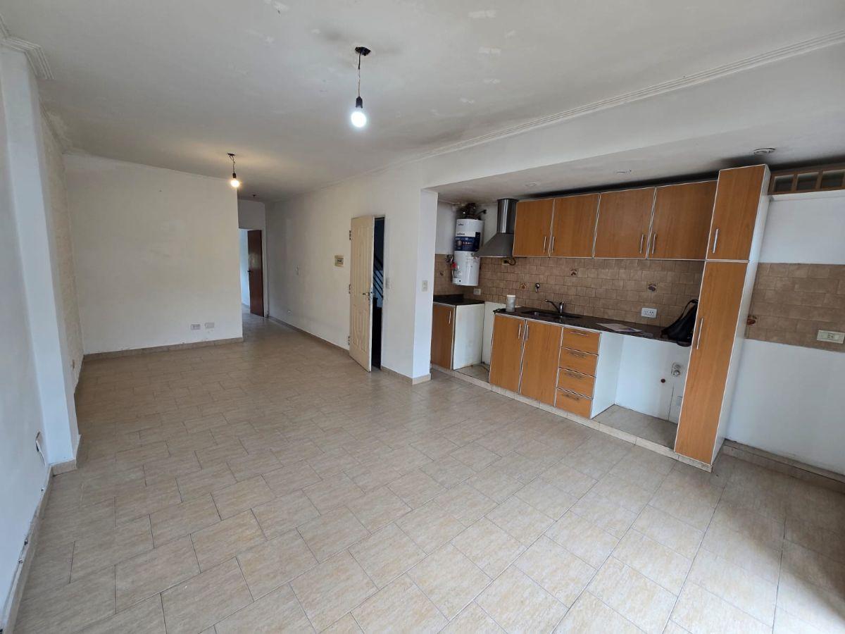 Foto de DEPARTAMENTO DE 2 AMBIENTES CON COCHERA (2º PISO POR ESCALERA), imagen 5
