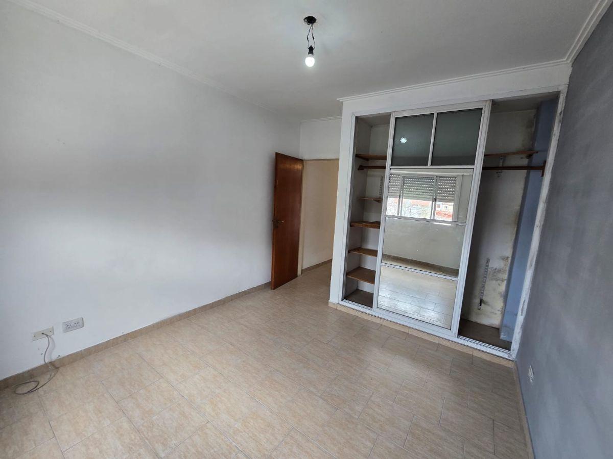 Foto de DEPARTAMENTO DE 2 AMBIENTES CON COCHERA (2º PISO POR ESCALERA), imagen 1