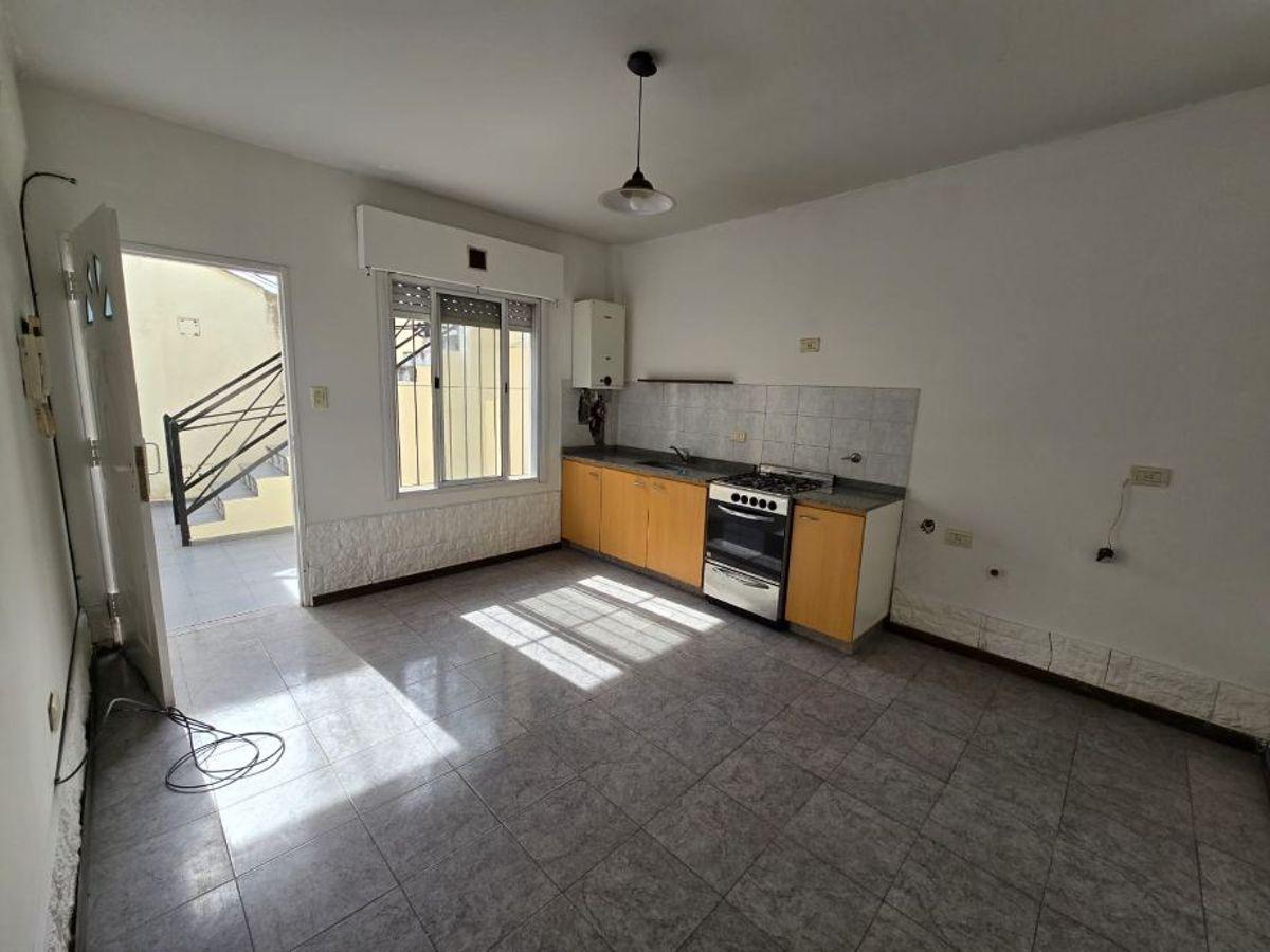 Foto de DEPARAMENTO TIPO CASA DE 2 AMBIENTES EN PLANTA BAJA., imagen 1