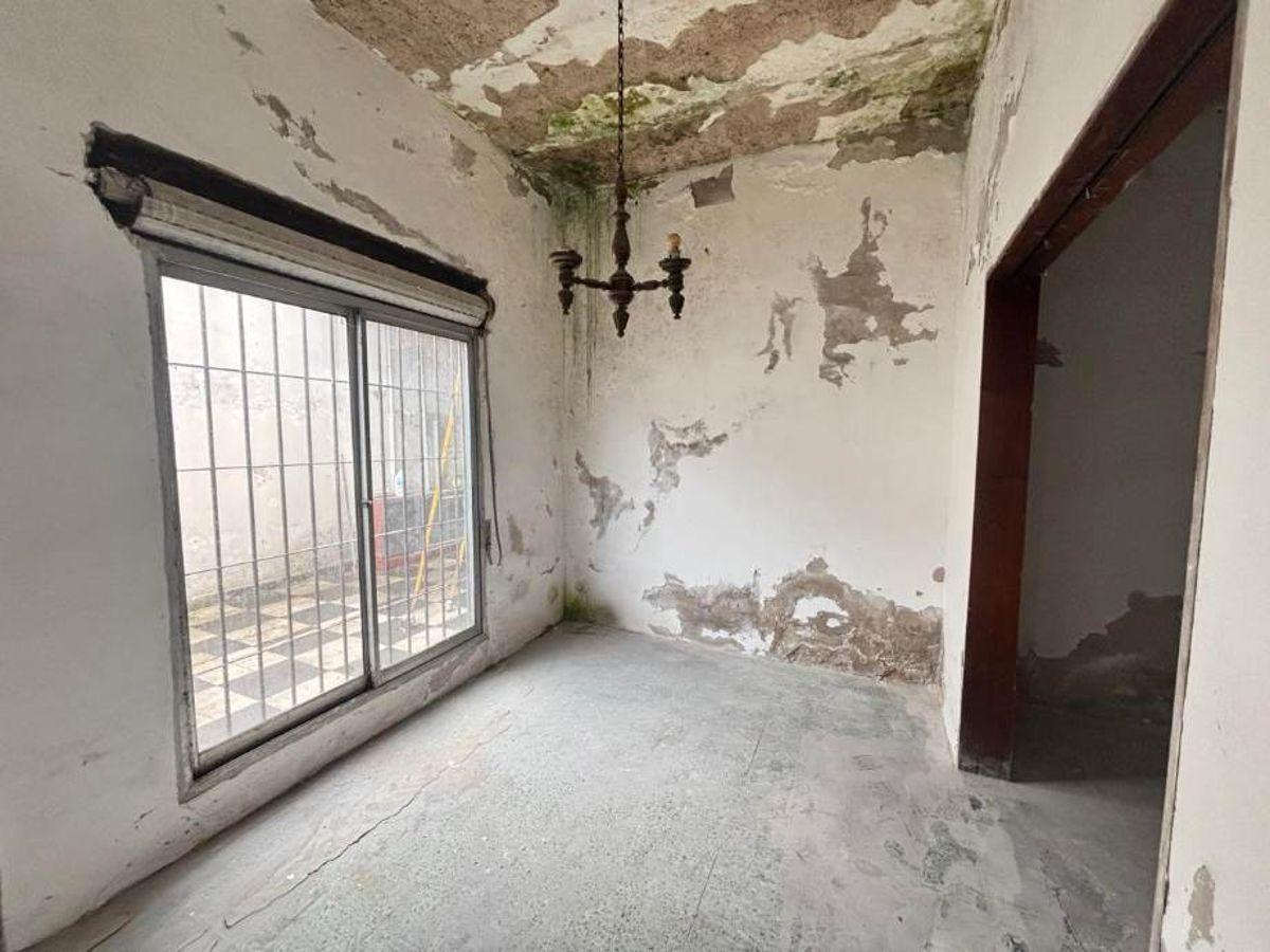 Foto de VENTA EN BLOCK DE DOS DEPARTAMENTOS A REFACCIONAR SOBRE AV. ARREDONDO., imagen 1