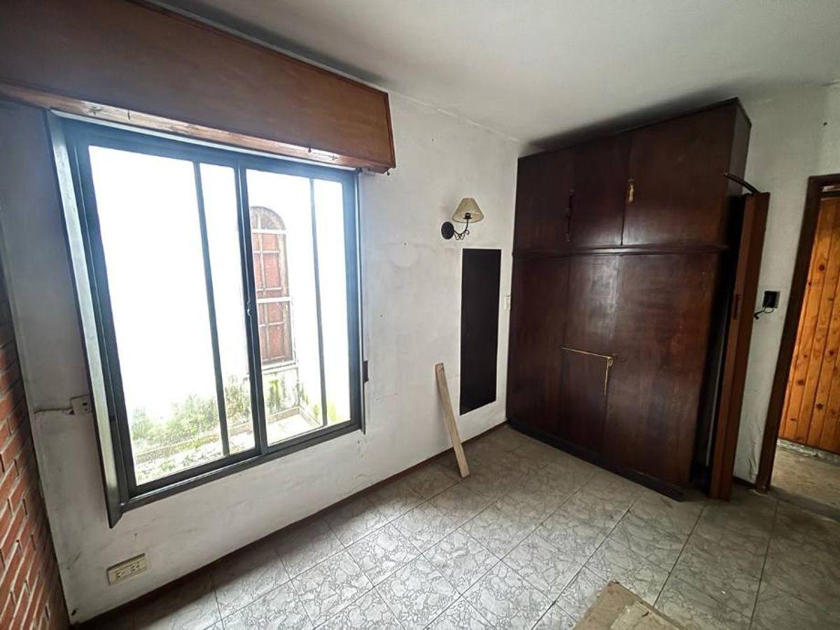 Foto de VENTA EN BLOCK DE DOS DEPARTAMENTOS A REFACCIONAR SOBRE AV. ARREDONDO., imagen 5