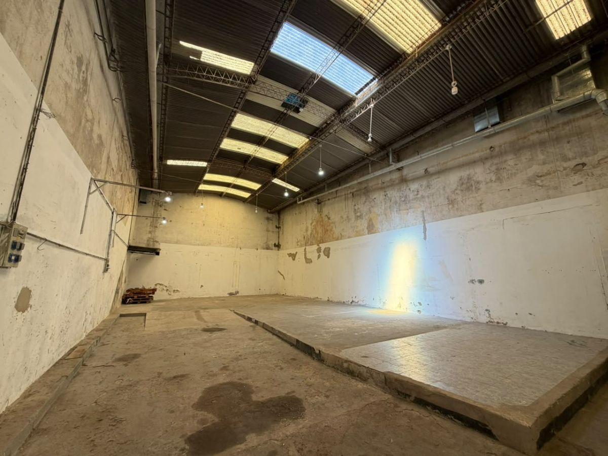 Foto de BODEGA- GALPON EN VENTA UBICADO EN SARANDI, imagen 3
