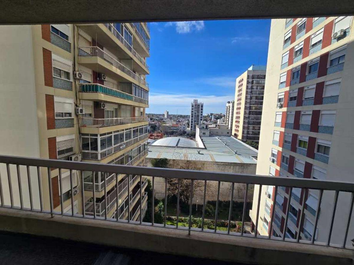 Foto de DEPARTAMENTO DE 4 AMBIENTES AMPLIO EN VENTA EN LAS TORRES DE PREFECTURA., imagen 1