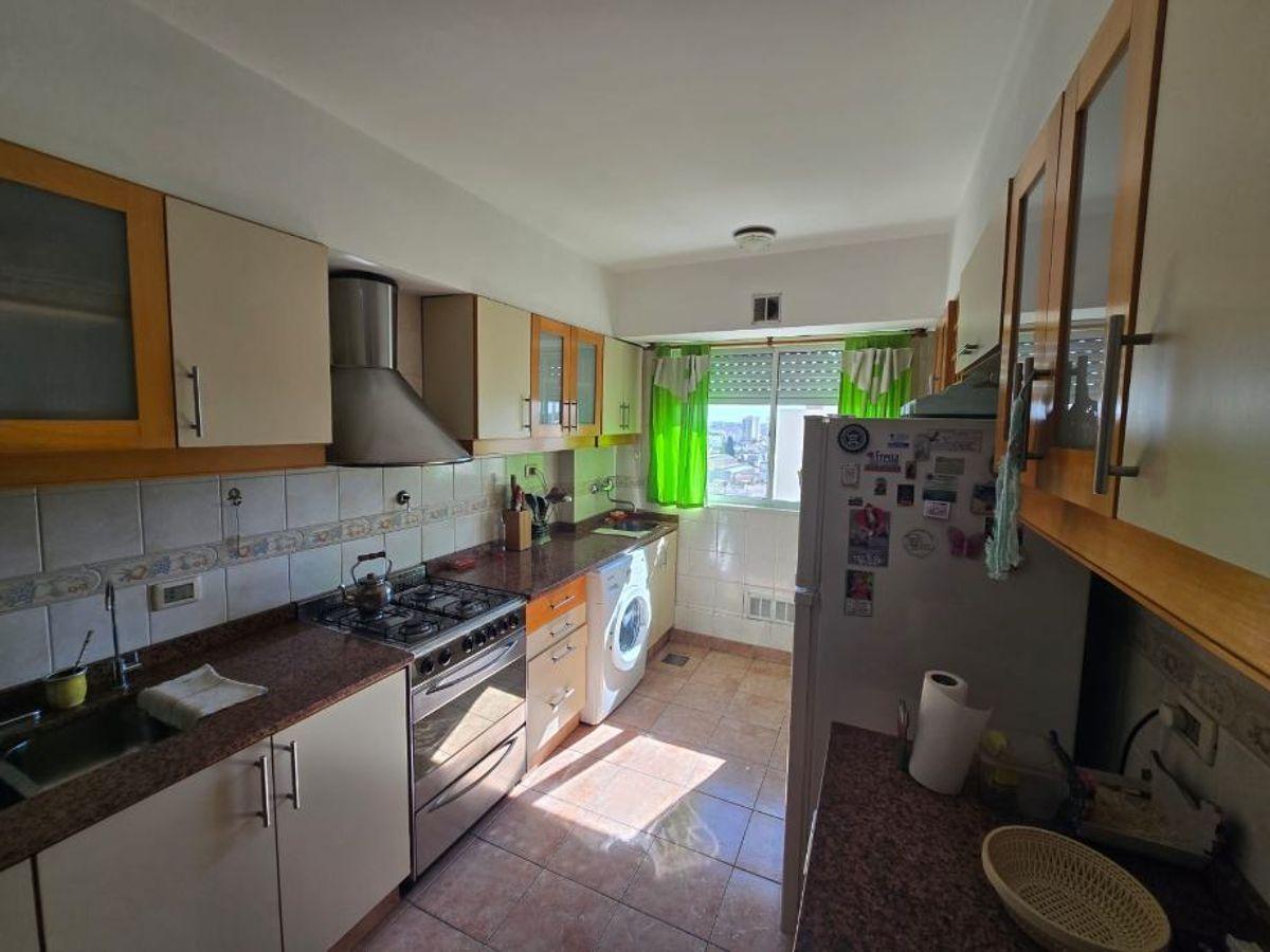 Foto de DEPARTAMENTO DE 4 AMBIENTES AMPLIO EN VENTA EN LAS TORRES DE PREFECTURA., imagen 3