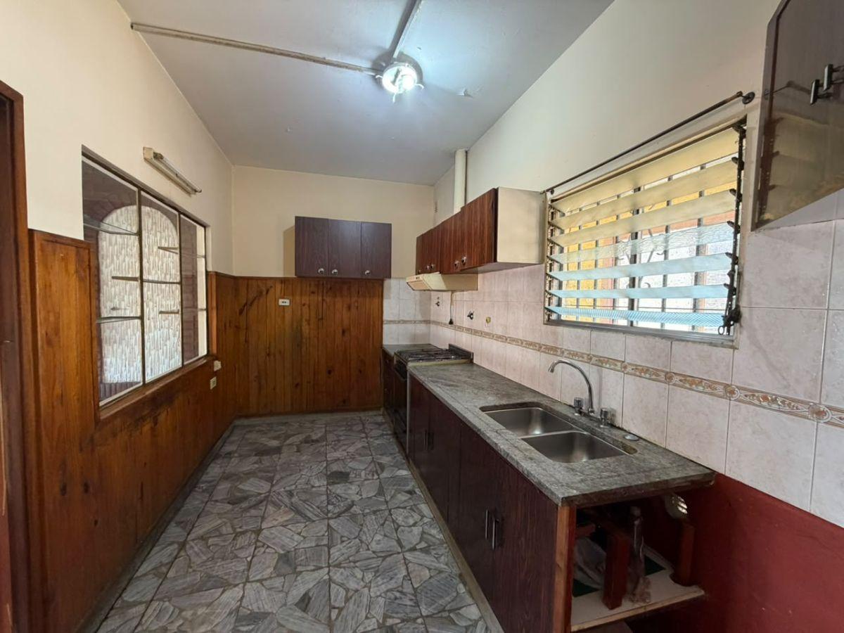 Foto de COMODO DEPARTAMENTO TIPO CASA EN ALQUILER - PRIMER PISO POR ESCALERA, imagen 5