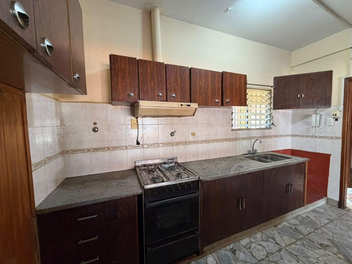 Foto de COMODO DEPARTAMENTO TIPO CASA EN ALQUILER - PRIMER PISO POR ESCALERA, imagen 1