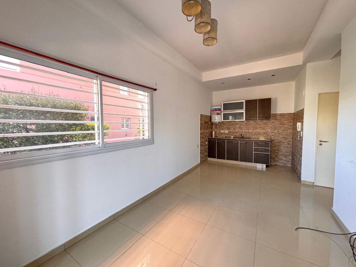 Foto de HERMOSO DEPARTAMENTO CON JARDIN PROPIO (EN TORRES PINAR DE WILDE), imagen 4