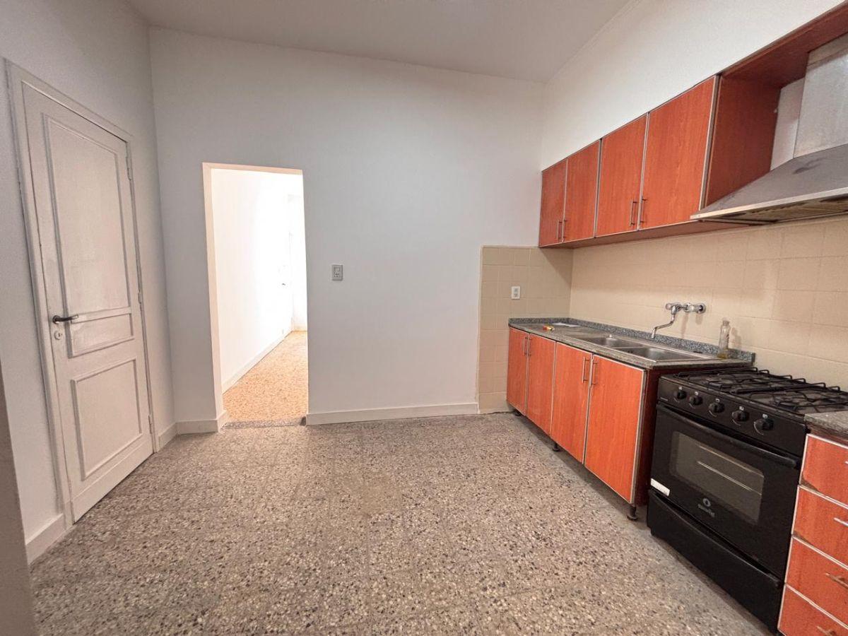 Foto de CASA SOBRE LOTE PROPIO DE 4 AMBIENTES (EN BERNAL OESTE), imagen 3