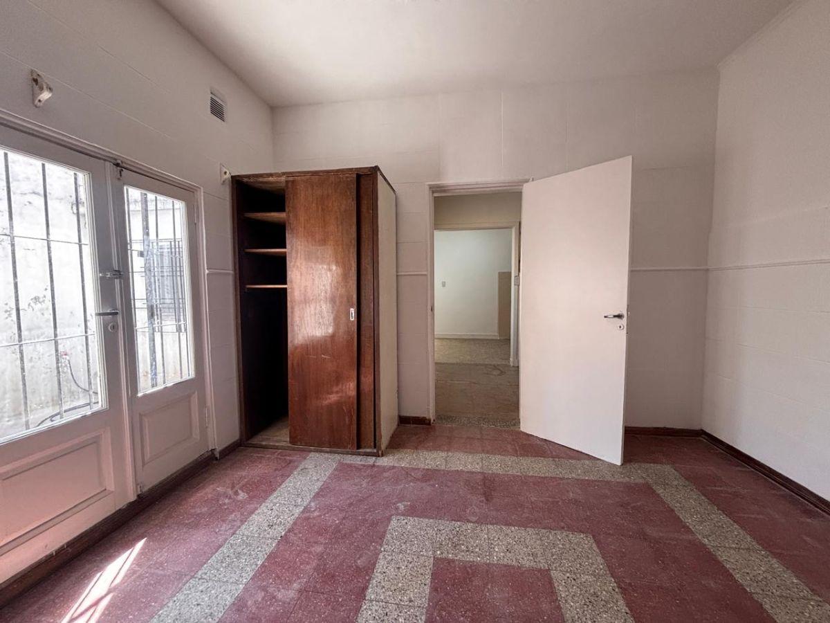 Foto de CASA SOBRE LOTE PROPIO DE 4 AMBIENTES (EN BERNAL OESTE), imagen 4