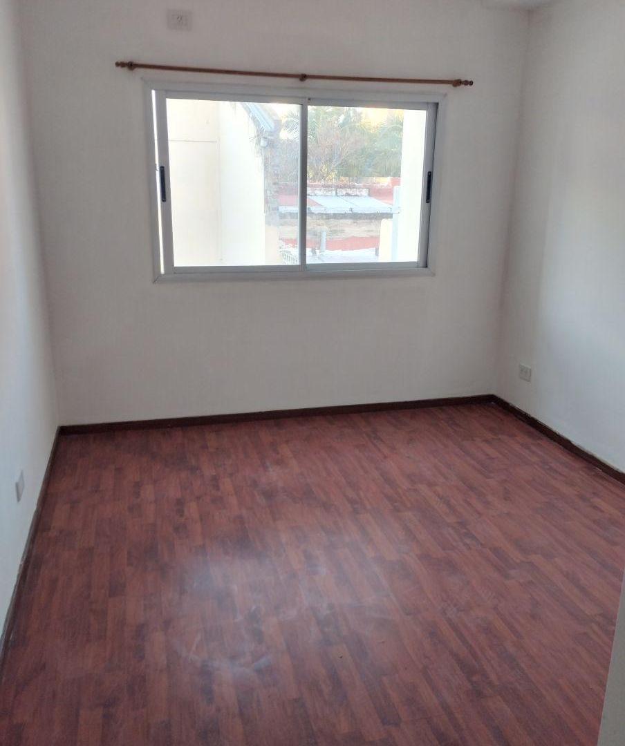 Departamento, al frente, dos ambientes, Remedios de Escalada centro