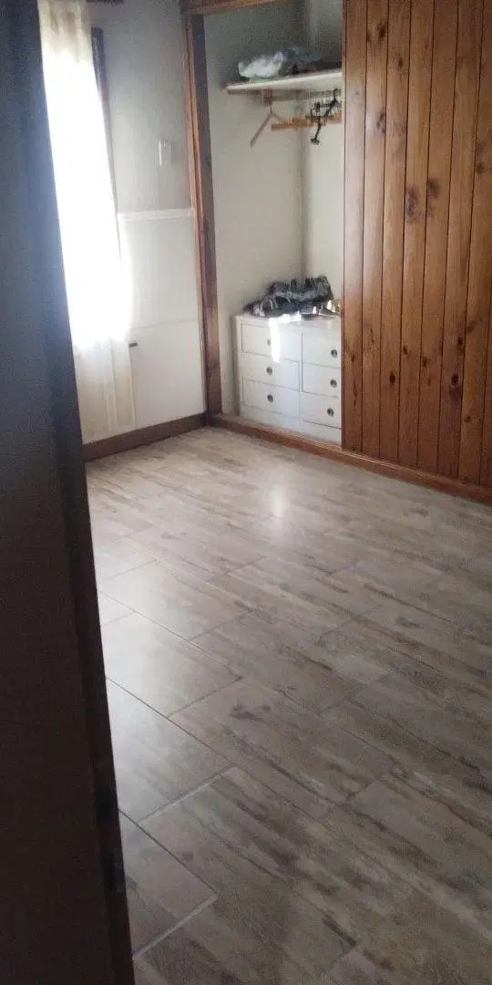 casa refaccionada a nuevo con, amplio fondo, garaje y local 3