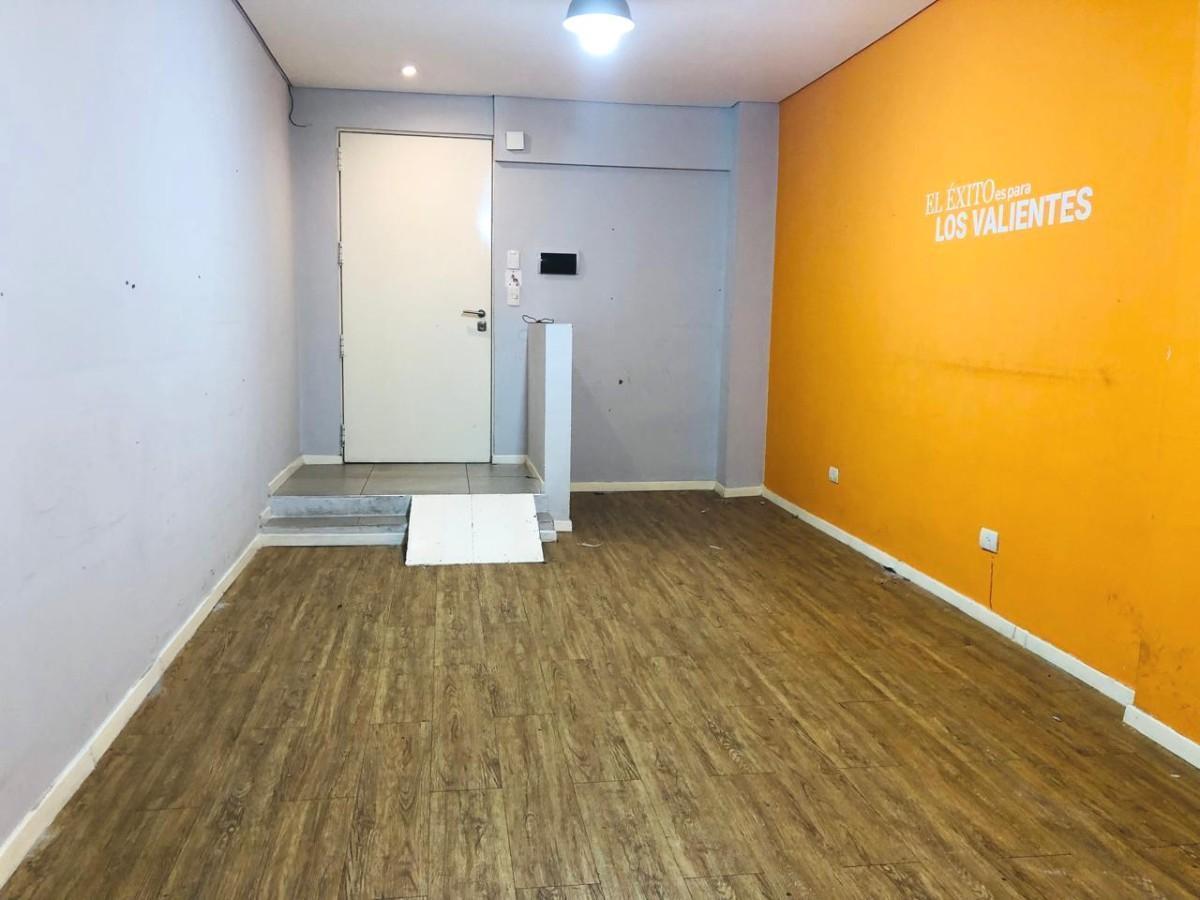 Foto de VENTA DEPARTAMENTO TRES AMBIENTES BELGRANO CON SEGURIDAD., imagen 3