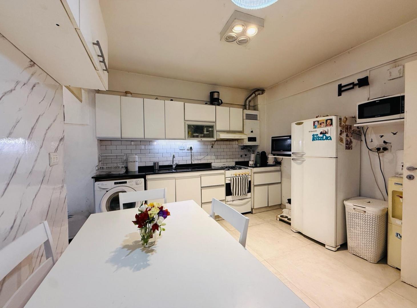 Foto de VENTA BELGRANO 3 AMBIENTES MUY BUENA DISTRIBUCIÓN AL FRENTE CON BALCÓN, imagen 1