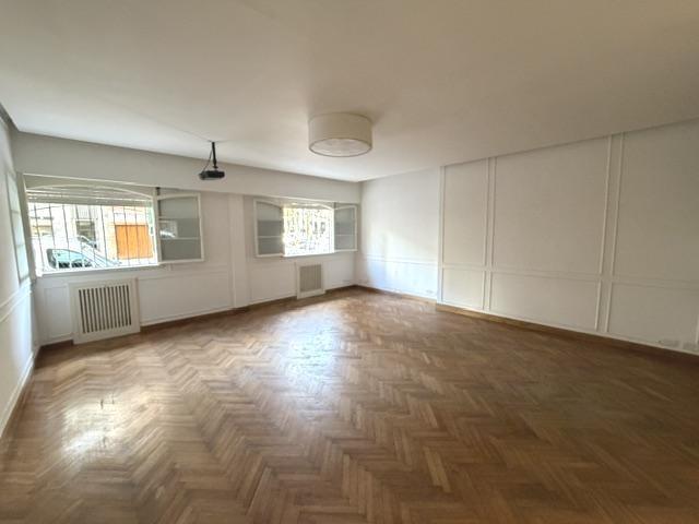 Foto de VENTA DEPARTAMENTO CUATRO AMBIENTES BELGRANO CON PATIO PROPIO EN PLANTA, imagen 2