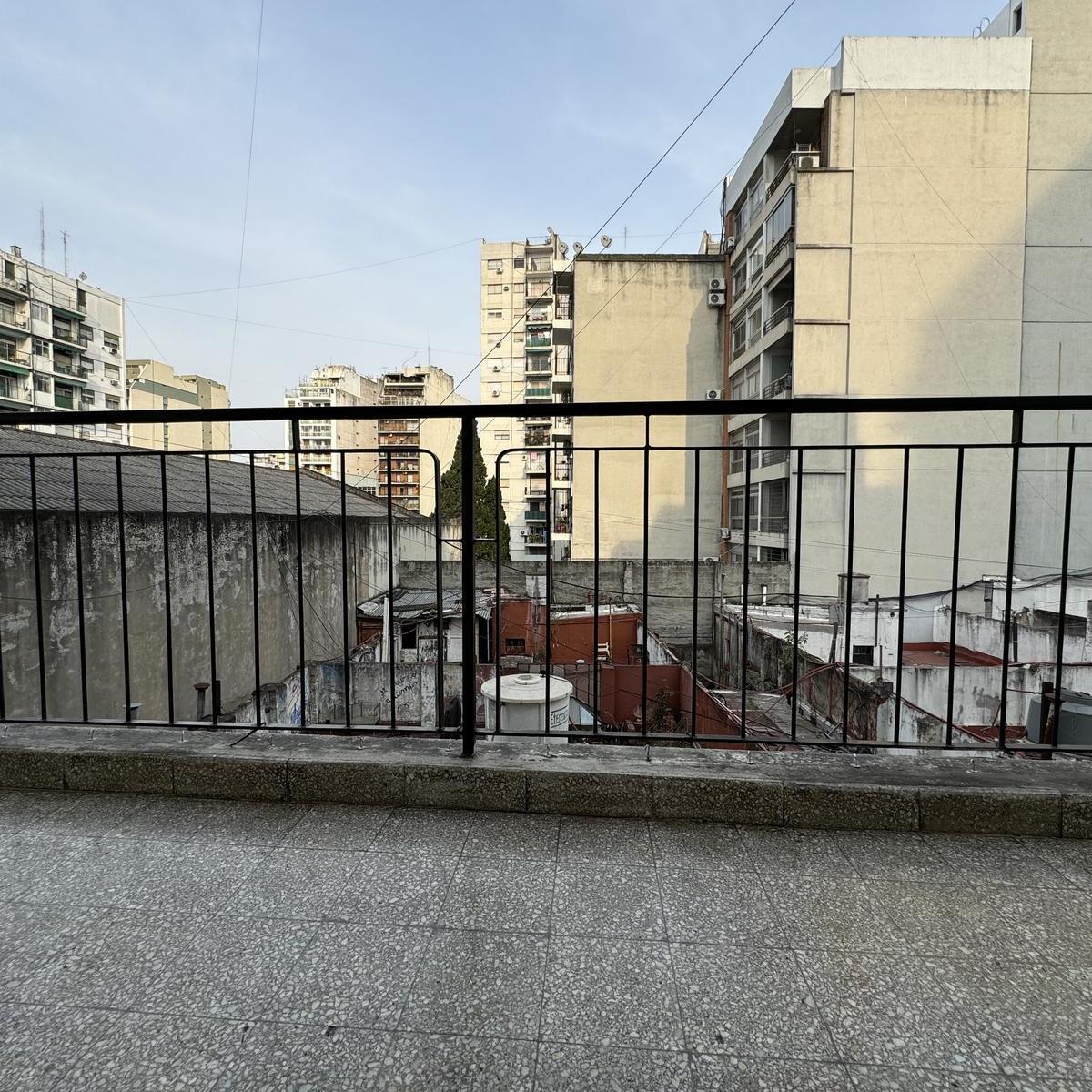 Venta: 3 Ambientes en Excelente Ubicación · Súper Luminoso! Excelente Estado! 4