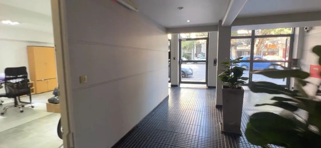 Alquiler: Oficina PB, apto profesional/comercial, Piscina, Solarium, Sum, Parrilla, Laundry. 3