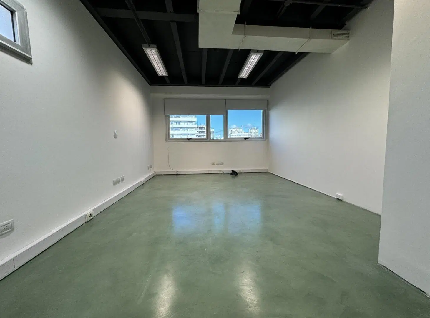 Alquiler: Hermosa oficina 2 ambientes de categoría - Edificio corporativo - super luminosa! 2