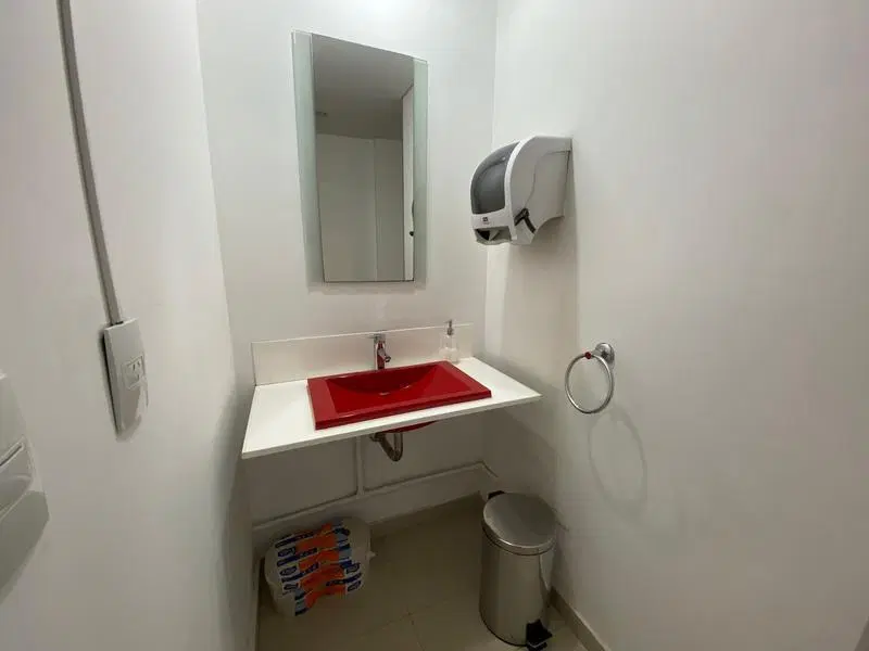 Venta oficina super luminosa edificio corporativo cochera fija 5