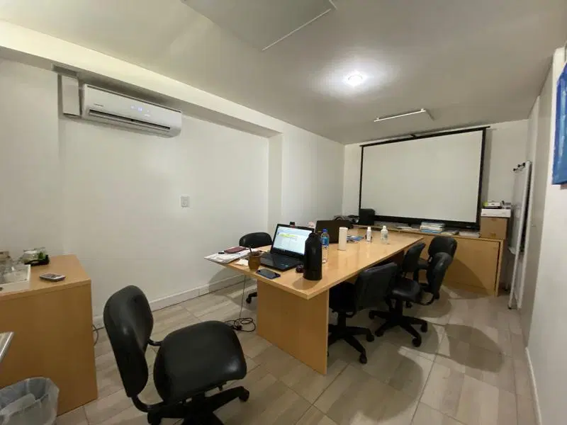 Venta oficina super luminosa edificio corporativo cochera fija 3