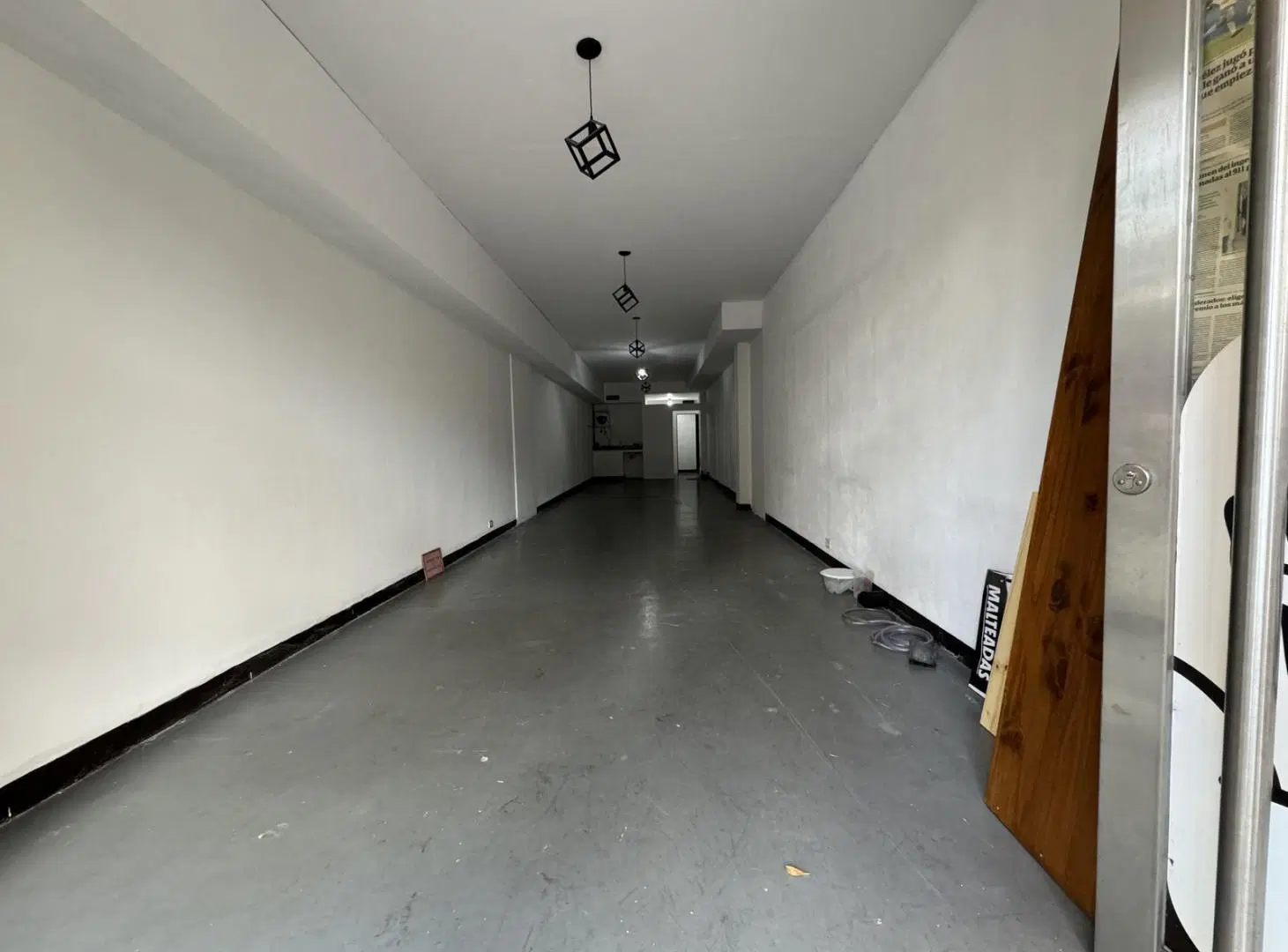 VENTA CON RENTA: Excelente Local comercial sobre Avenida Córdoba · 67 m2 (3.50x19) 2