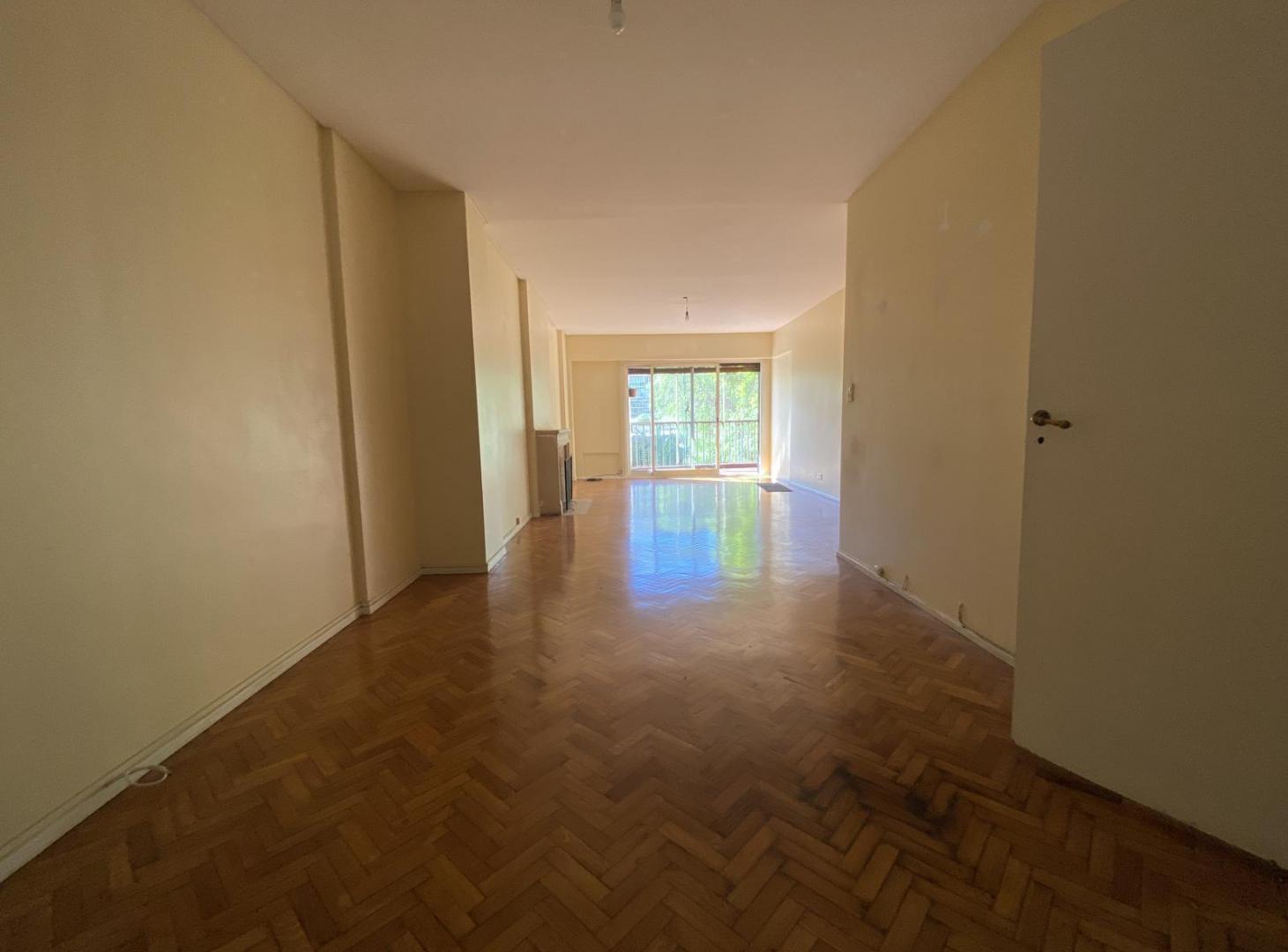 Venta en Recoleta - La Isla: Amplio 5 ambientes con cochera · Seguridad 24 horas