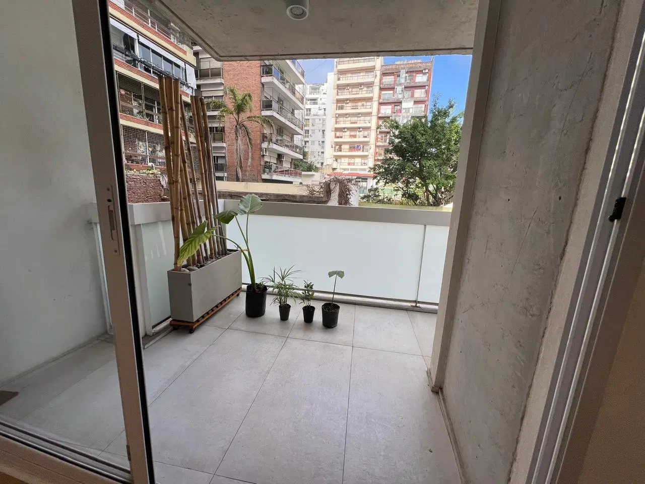 Excelente 2 ambientes - 50 mts. - mucha luz - Piscina - Laundry 3