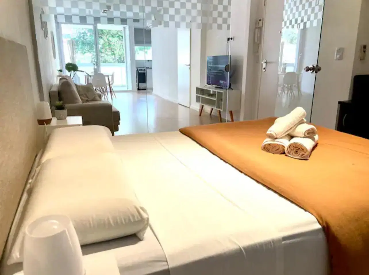 Excelente 2 ambientes - 50 mts. - mucha luz - Piscina - Laundry 2
