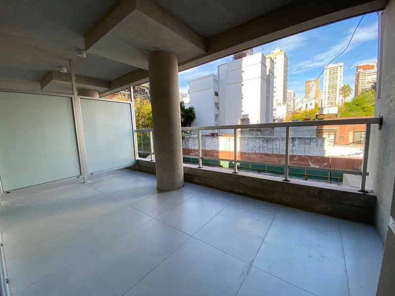 Venta: Hermosa oficina o vivienda de 72m2 sobre Av. Libertador! Piscina Gimnasio Parrilla 4