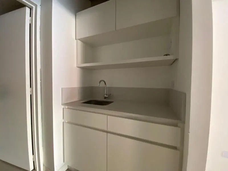 Venta: Hermosa oficina o vivienda de 72m2 sobre Av. Libertador! Piscina Gimnasio Parrilla 1
