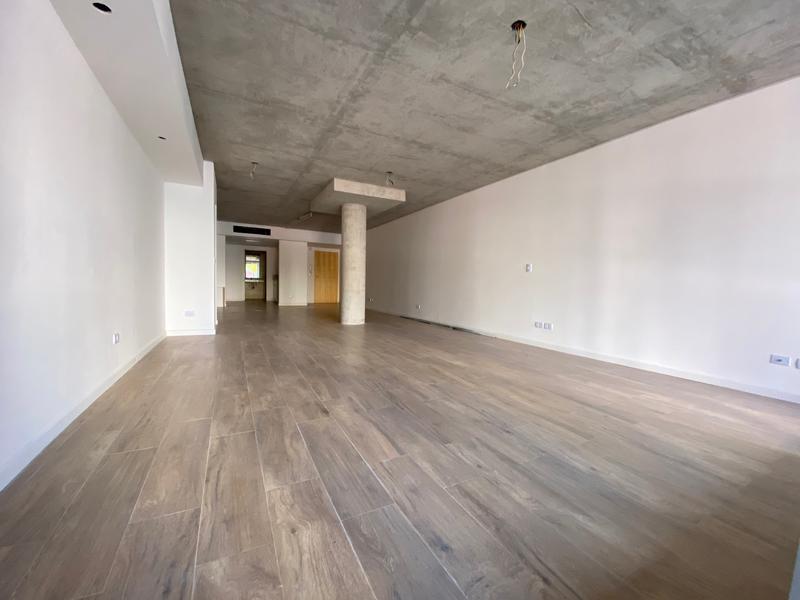 Venta: Hermosa oficina o vivienda de 72m2 sobre Av. Libertador! Piscina Gimnasio Parrilla