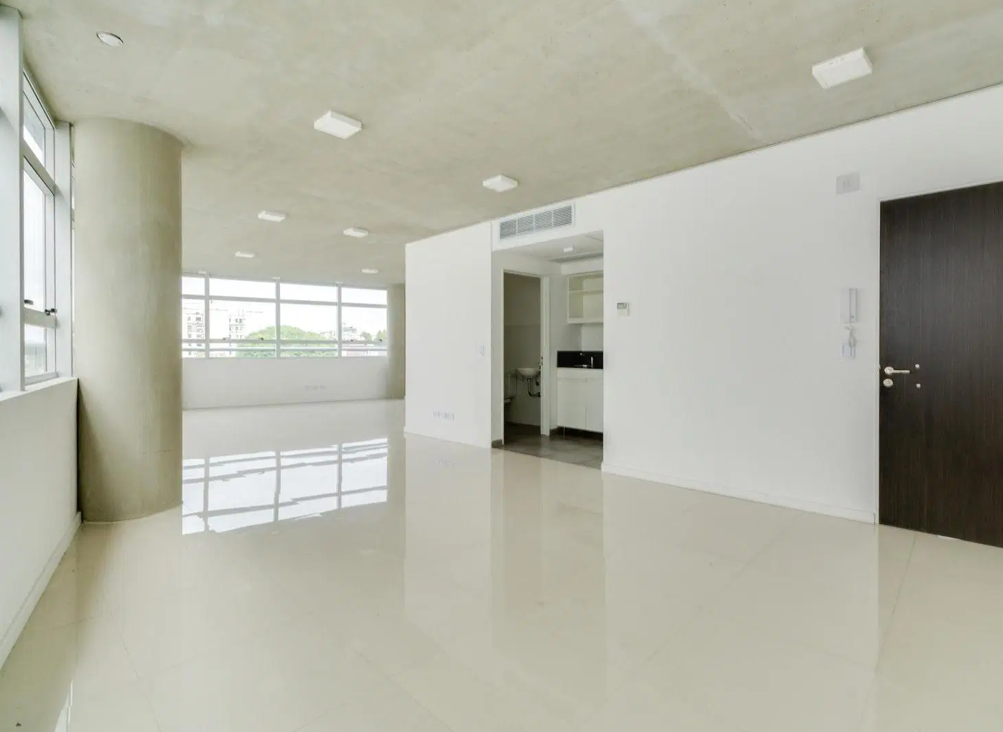Venta con renta: Oficina premium 68m2 · Cochera fija  2 bauleras · Seg. 24 horas 3