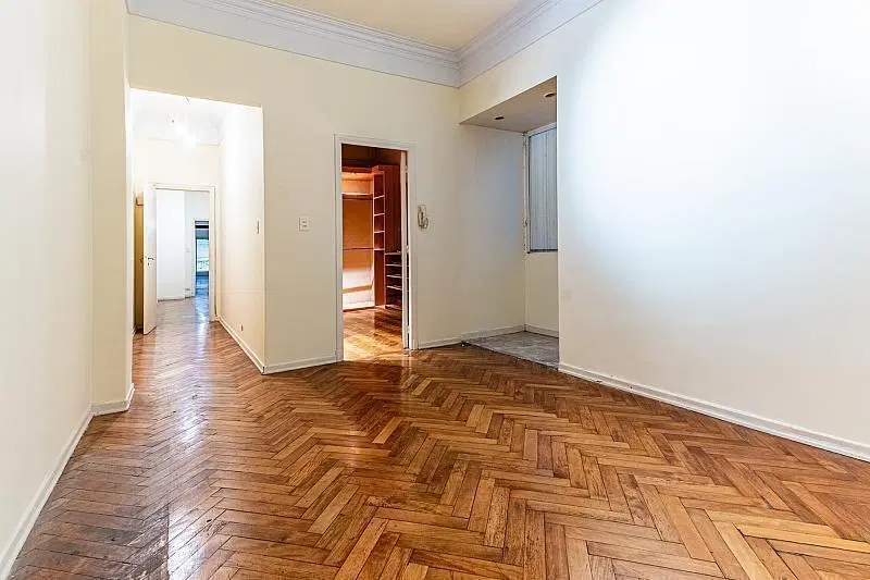 Venta Excelente piso de categoría - 250 m2 - 4 dormitorios - dependencia patio y balcon 1