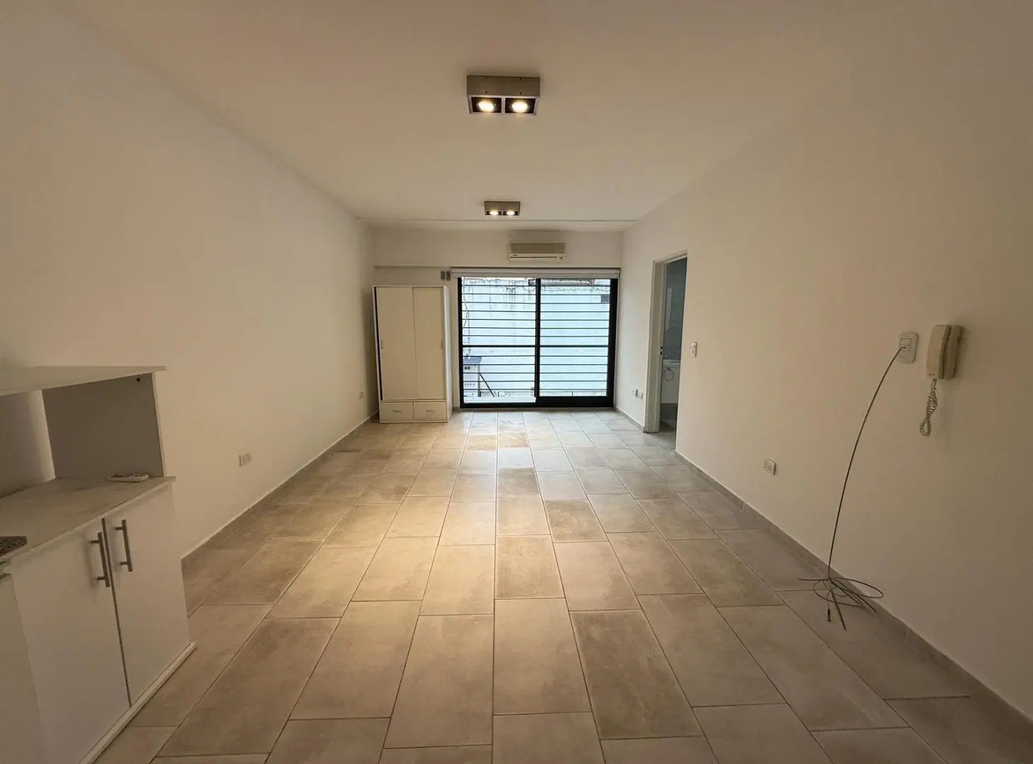 Venta Hermoso monoambiente APTO PROFESIONAL · Súper luminoso! 3