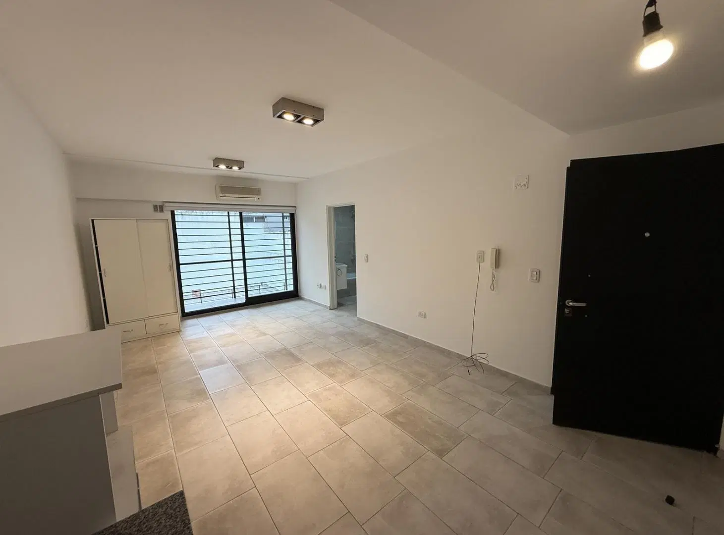 Venta Hermoso monoambiente APTO PROFESIONAL · Súper luminoso! 2