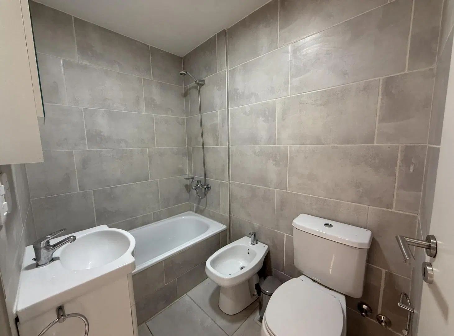 Venta Hermoso monoambiente APTO PROFESIONAL · Súper luminoso! 5