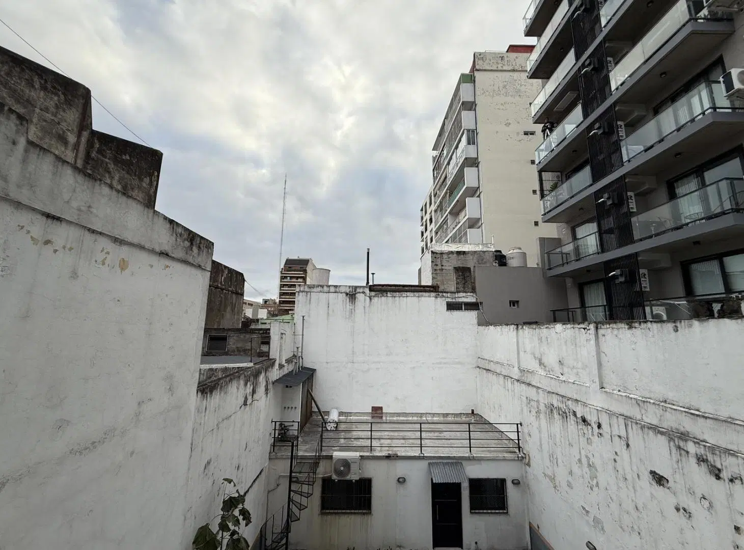 Venta Hermoso monoambiente APTO PROFESIONAL · Súper luminoso! 2