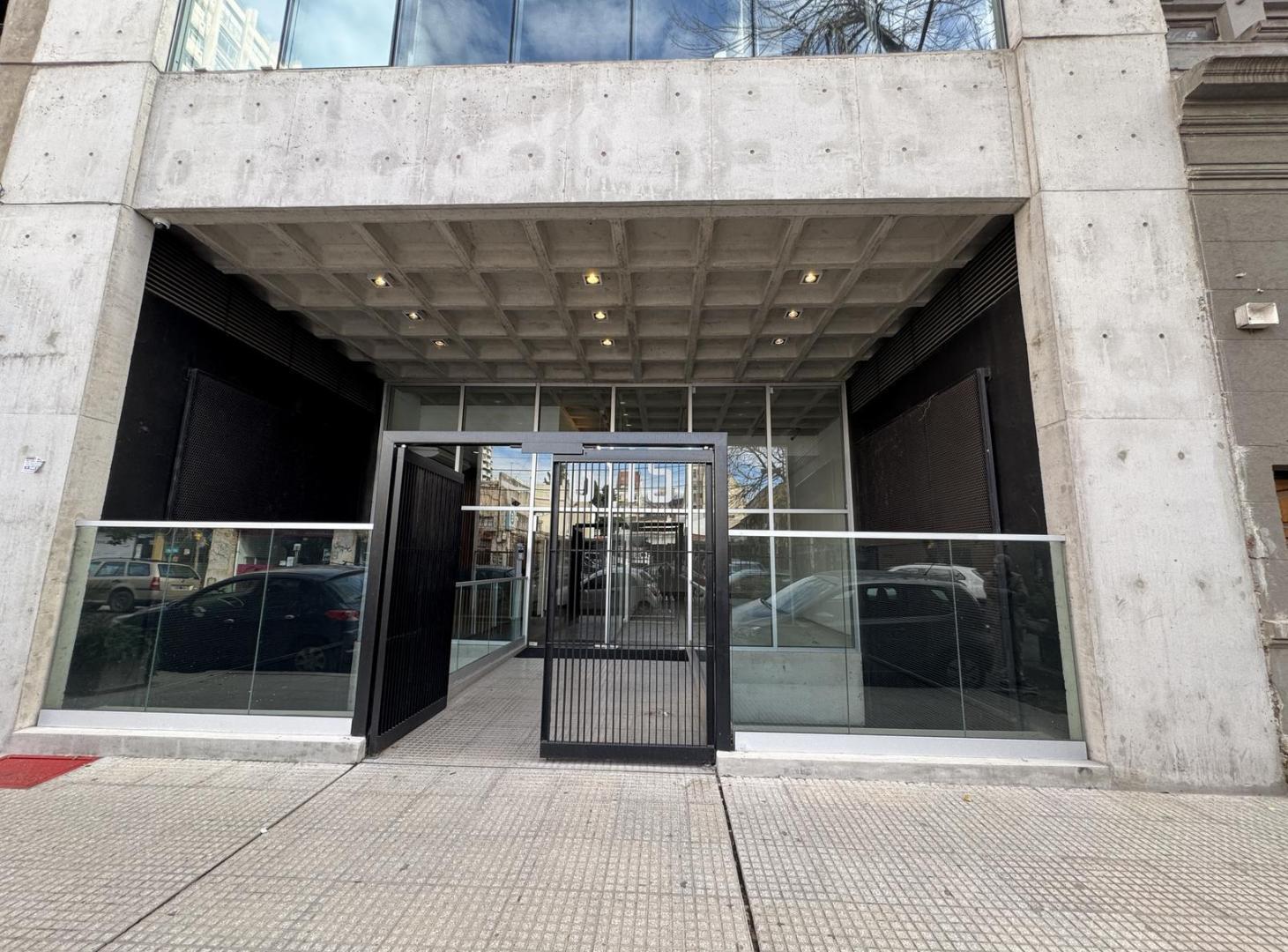 Alquiler Venta Local Comercial Belgrano Nuñez 2 plantas apto todo destino