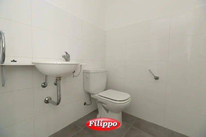 Alquiler: Oficina premium de 75m2 · Cochera fija incluida · Seguridad 24 horas 5