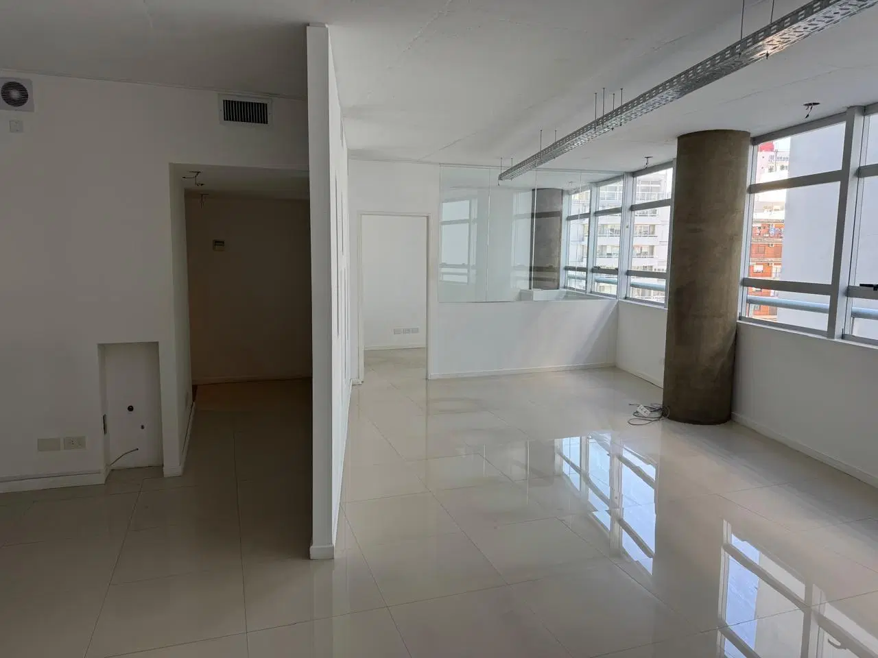 Alquiler: Oficina premium de 75m2 · Cochera fija incluida · Seguridad 24 horas 3