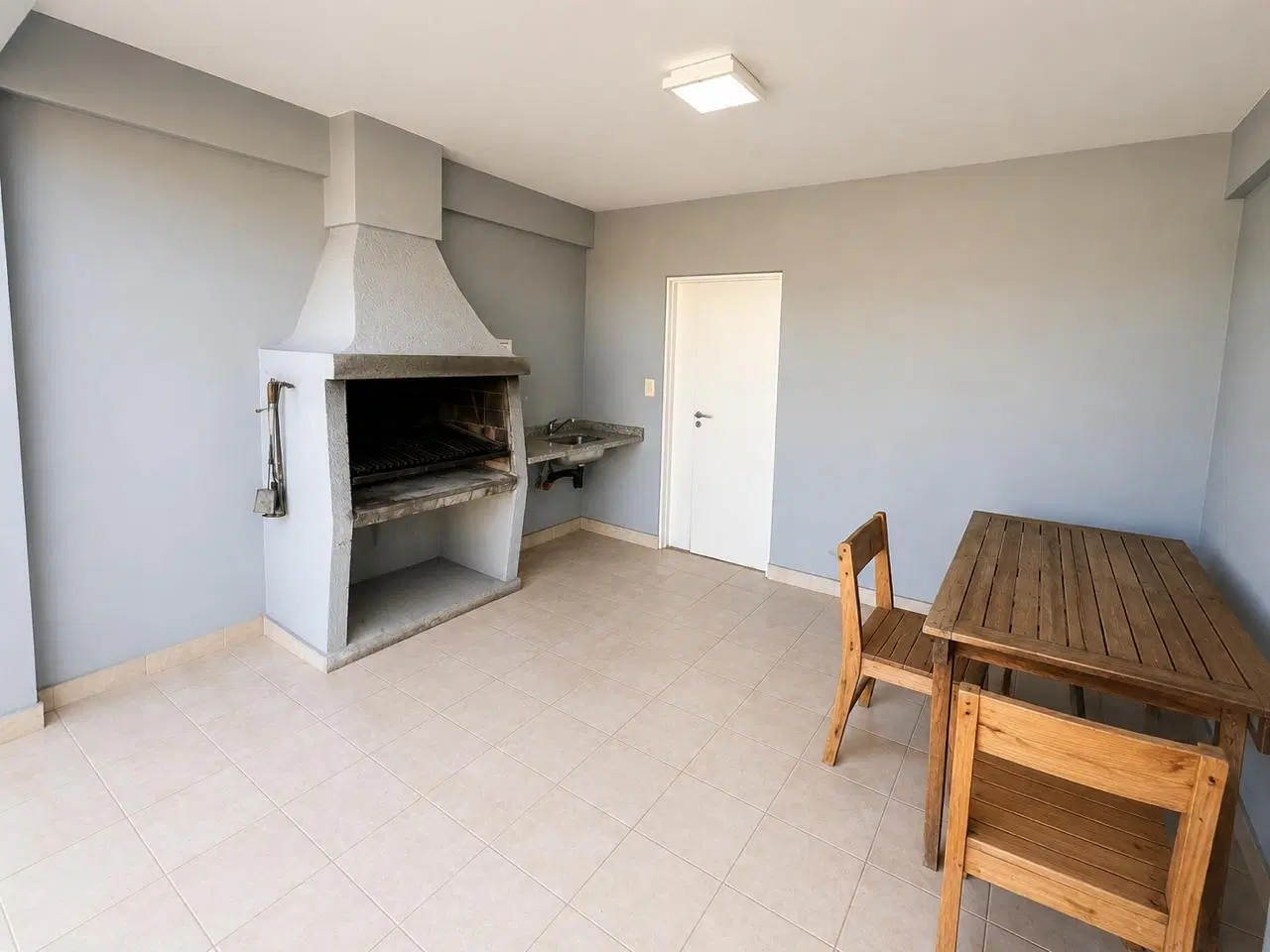 Alquiler 2 ambientes c/ cochera muy luminoso - piscina - solarium - parrilla - laundry 4