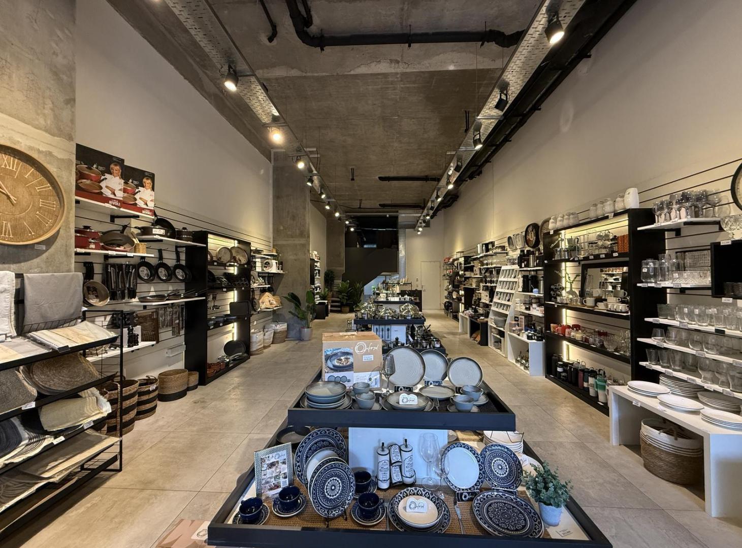 Foto de Venta local comercial sobre Avenida Directorio 240m2, imagen 2