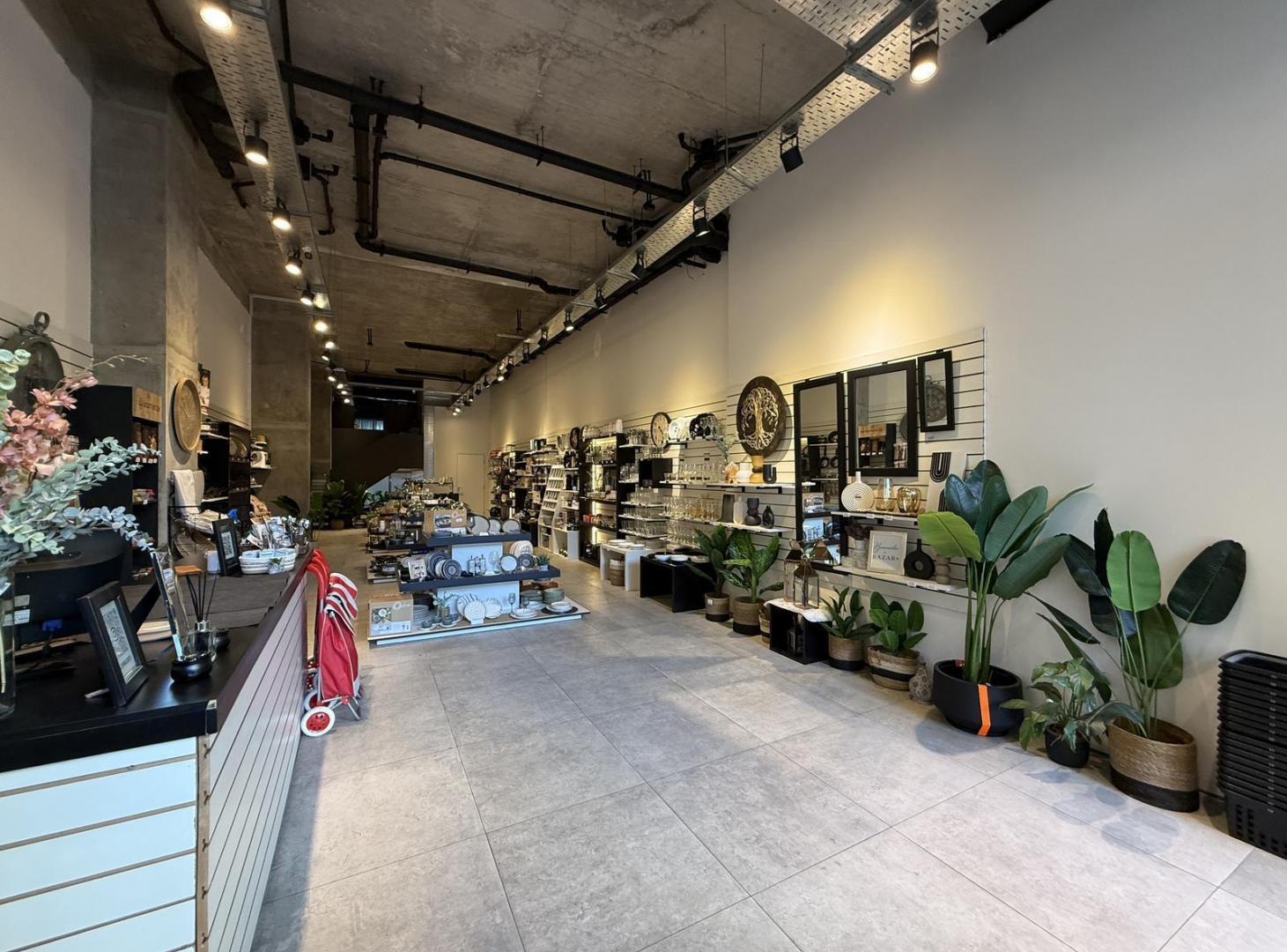 Foto de Venta local comercial sobre Avenida Directorio 240m2, imagen 5