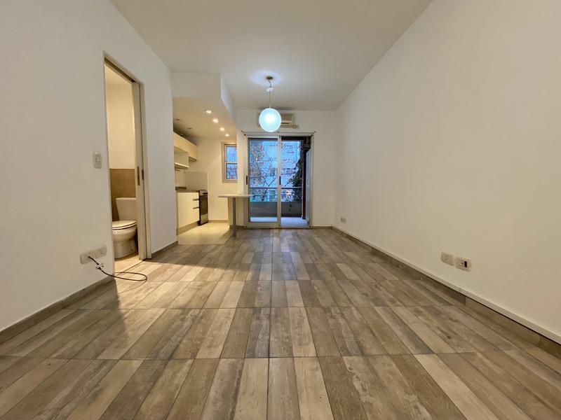 Foto de Hermoso 2 Ambientes con parrilla propia · Suite y toilette · Apto, imagen 2